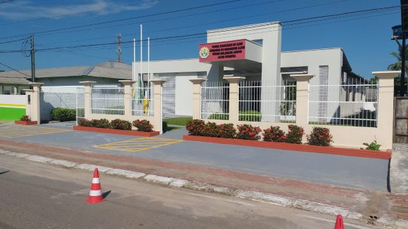 Fotografia da fachada do Fórum de Rodrigues Alves